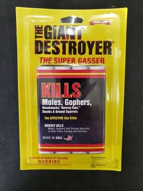 Giant Destroyer Bomb 4 Pack Gophers Moles Rats Yards Garden Lawn *NEW